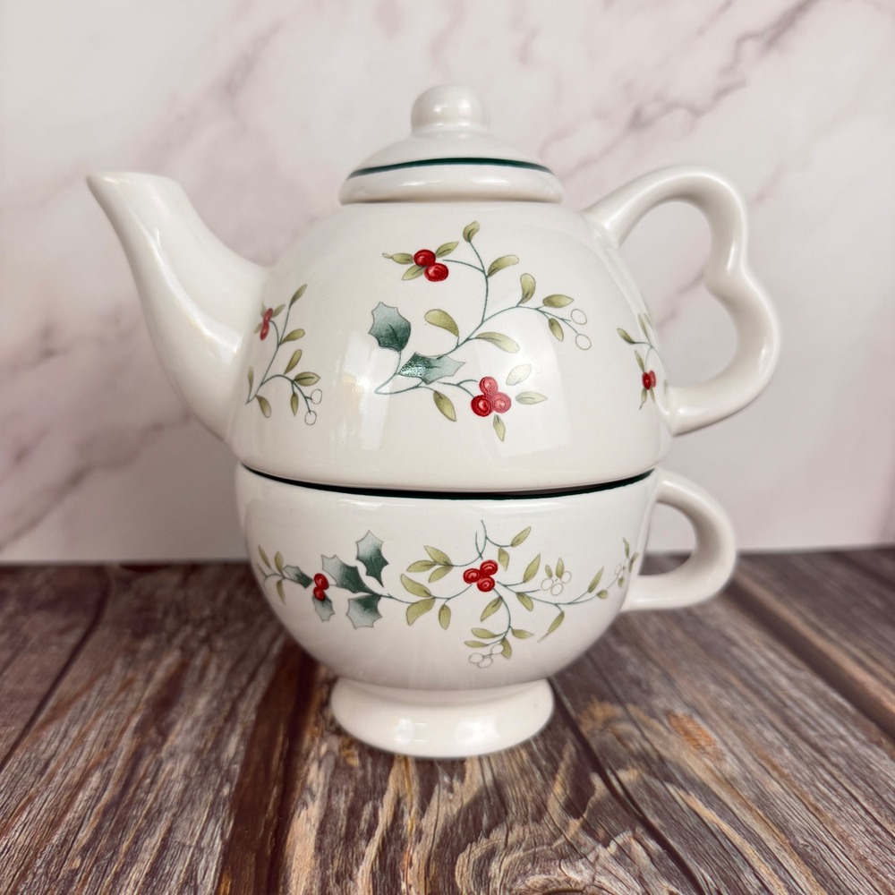 Pfaltzgraff Tea for One Winterberry Stacking Teapot and Cup Set Holly Berry